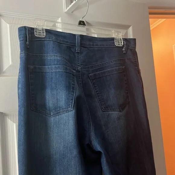 Jeans - Picture 3 of 4